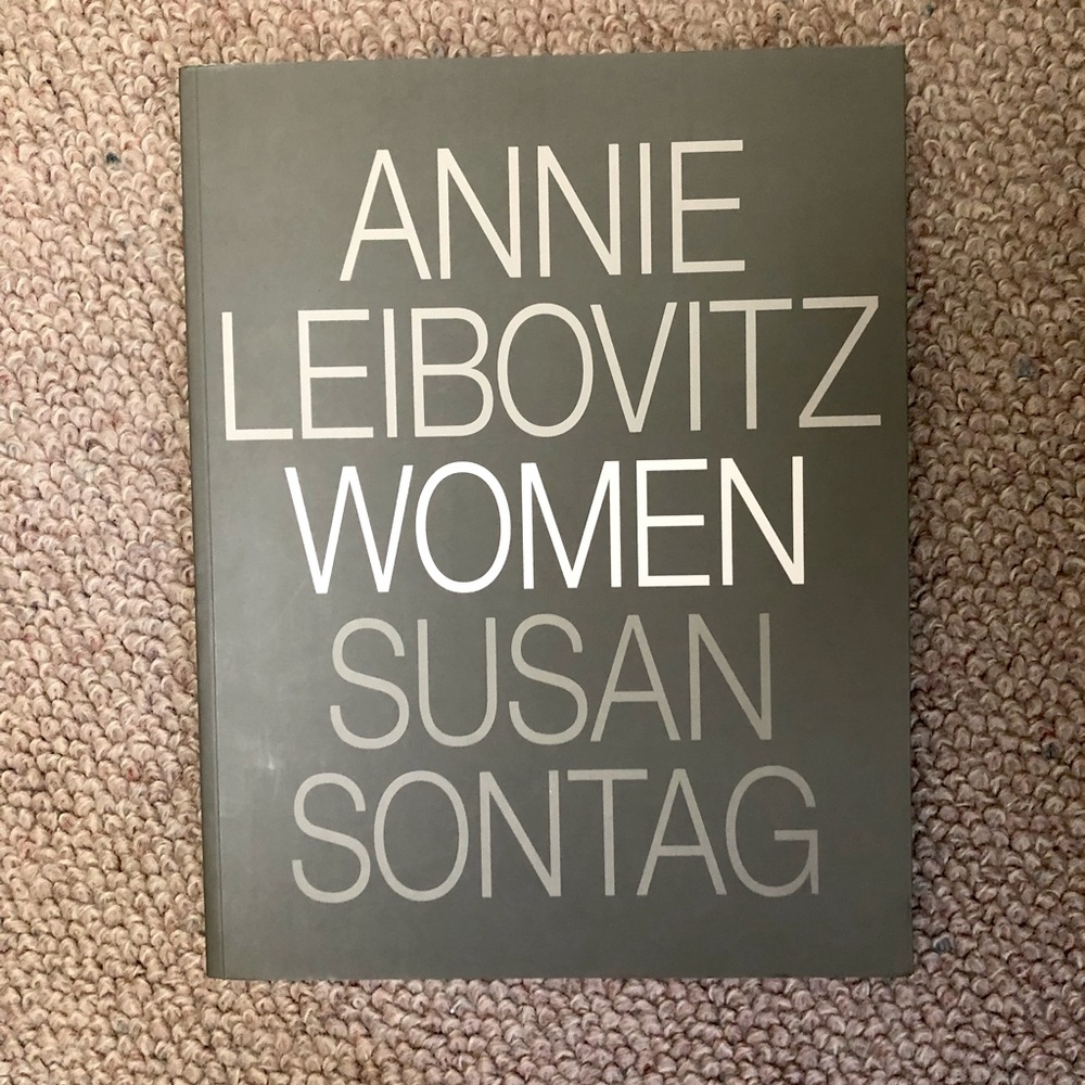 ✨ First SC Edition-Annie Leibovitz’s “Women” with essay by Susan Sontag.